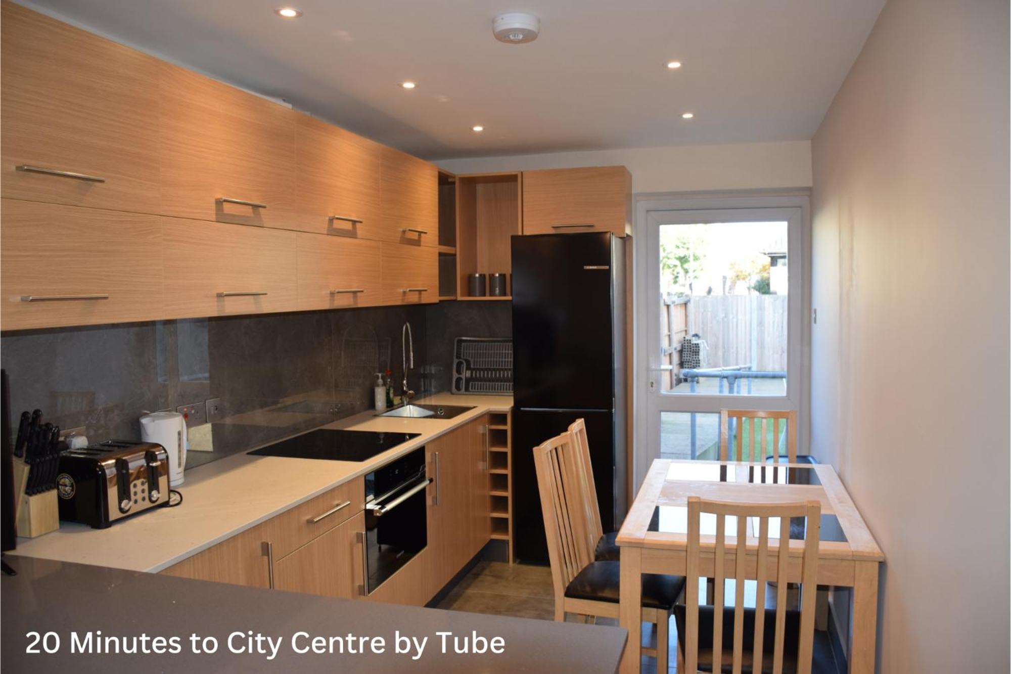Chandos - 4 Bedroom House - 20 Mins To Centre London Luaran gambar
